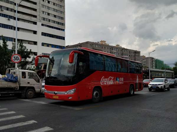 巴士租車:北京初雪、深圳入秋